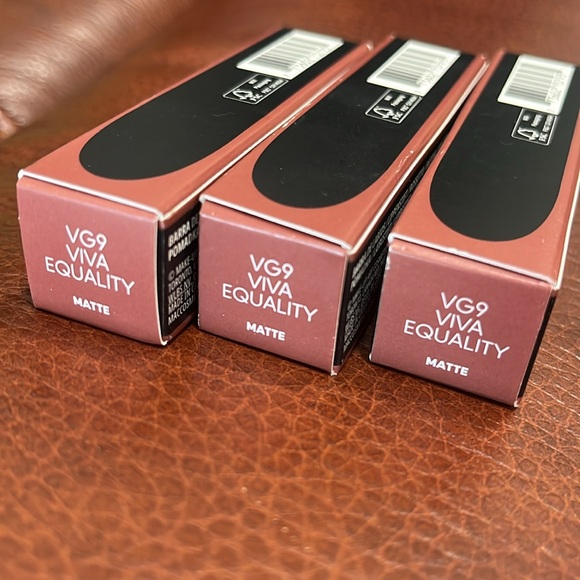 M·A·CXIMAL Matte Viva Glam Lipstick - Picture 2 of 2